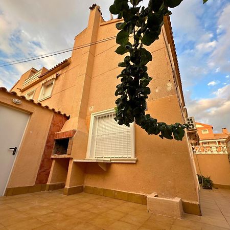 Chalet En La Mata A 50 Metros De La Playa Torrevieja Exterior photo