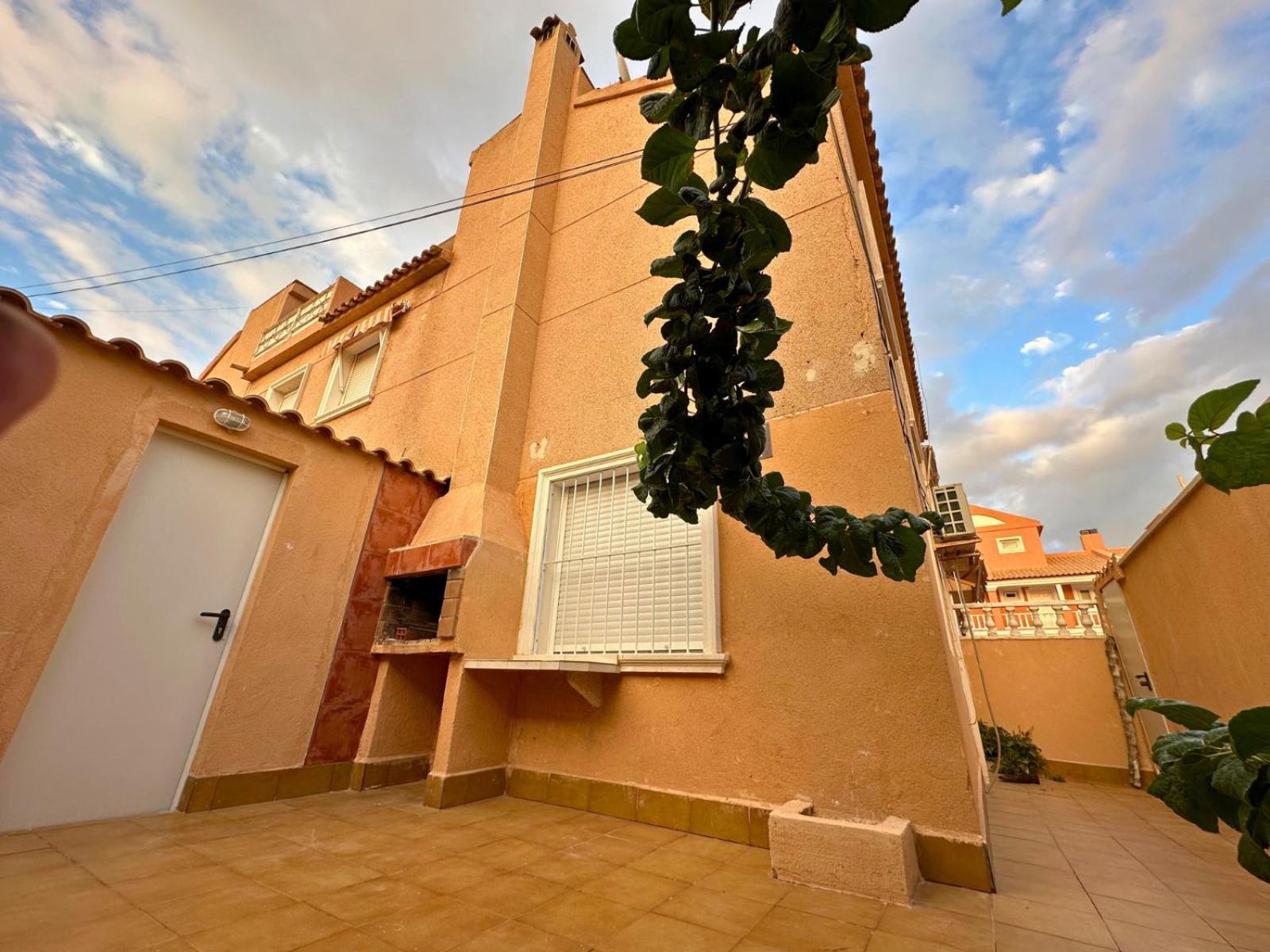 Chalet En La Mata A 50 Metros De La Playa Torrevieja Exterior photo